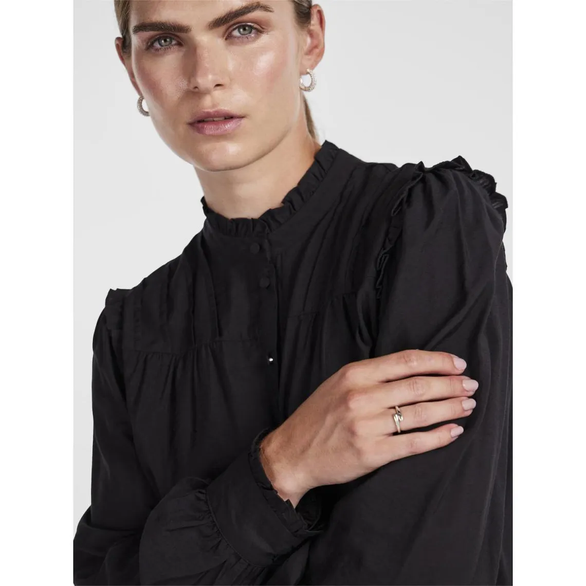 Chemise manches longues noir en viscose Page | 3 Suisses