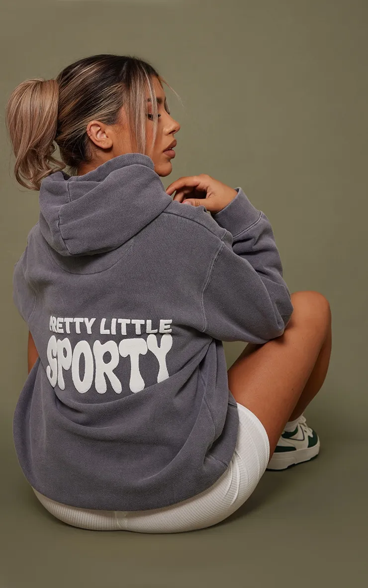 Hoodie gris anthracite imprimé Pretty Little Sporty dans le dos