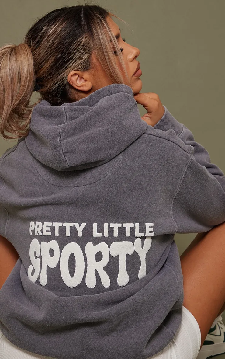 Hoodie gris anthracite imprimé Pretty Little Sporty dans le dos